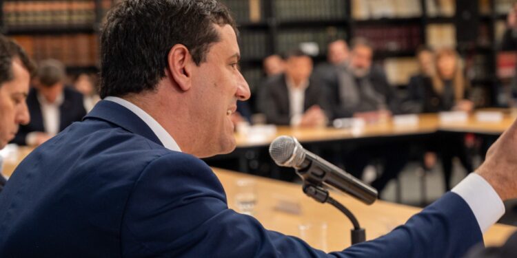 Maxi Abad: “Queremos una ley para que nunca más se recorten los fondos a la educación”