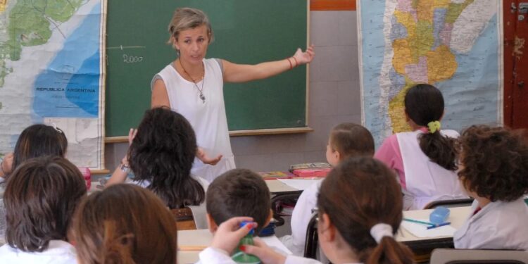 Neumann y Balbín proponen la figura del “Defensor del Docente”