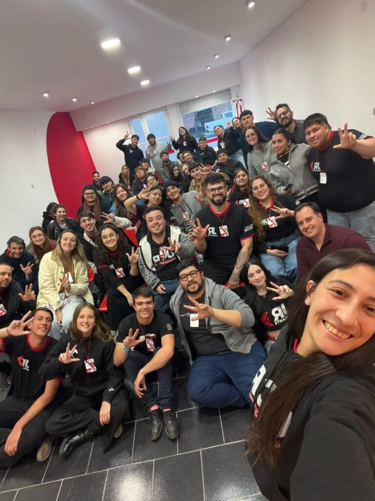 Encuentro de la Juventud Radical con militantes